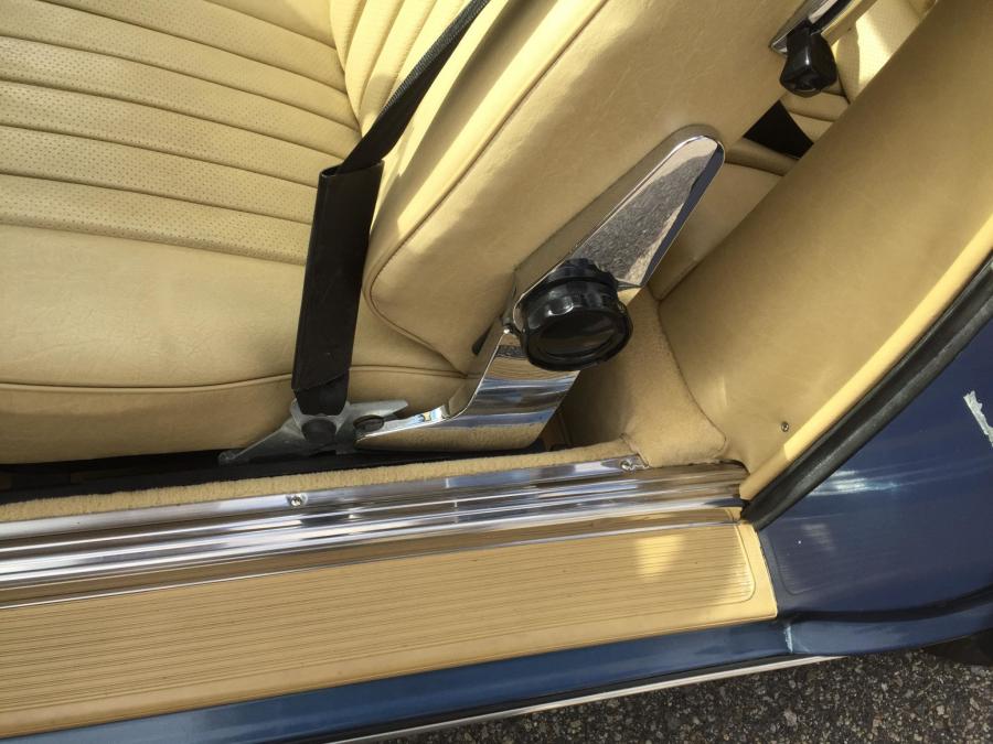 Детали интерьера Mercedes-Benz 280 SL (R107) 1983 года  (EU) (фото 88 из 120)